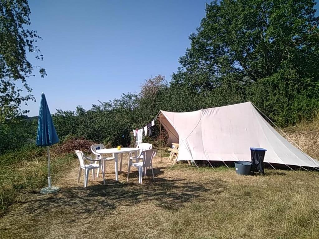 Camping La Foret Du Morvan Larochemillay Exterior photo