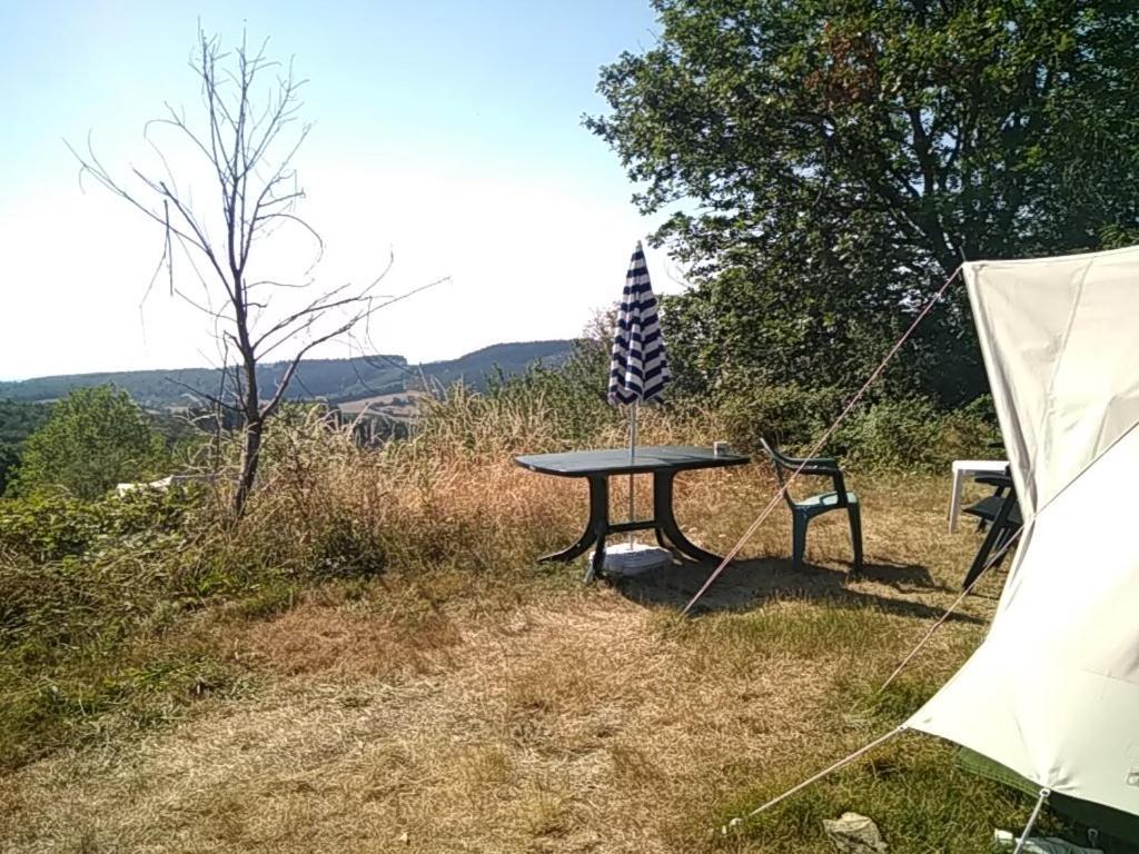 Camping La Foret Du Morvan Larochemillay Exterior photo